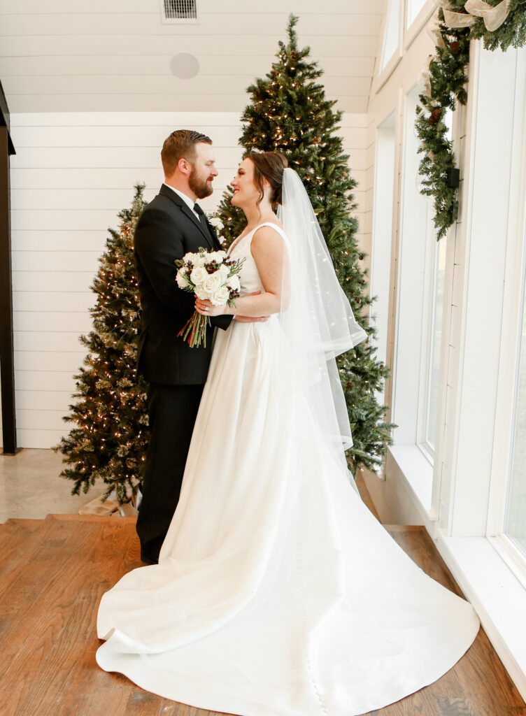 Barn at Paradise Place luxury Texas wedding by Dallas Fort Worth DFW Texas wedding photographer Carlotti Photography